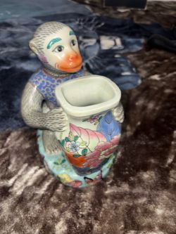 Rare Vintage Tobacco Leaf Porcelain Chinoiserie Monkey Holding Vase Figurine