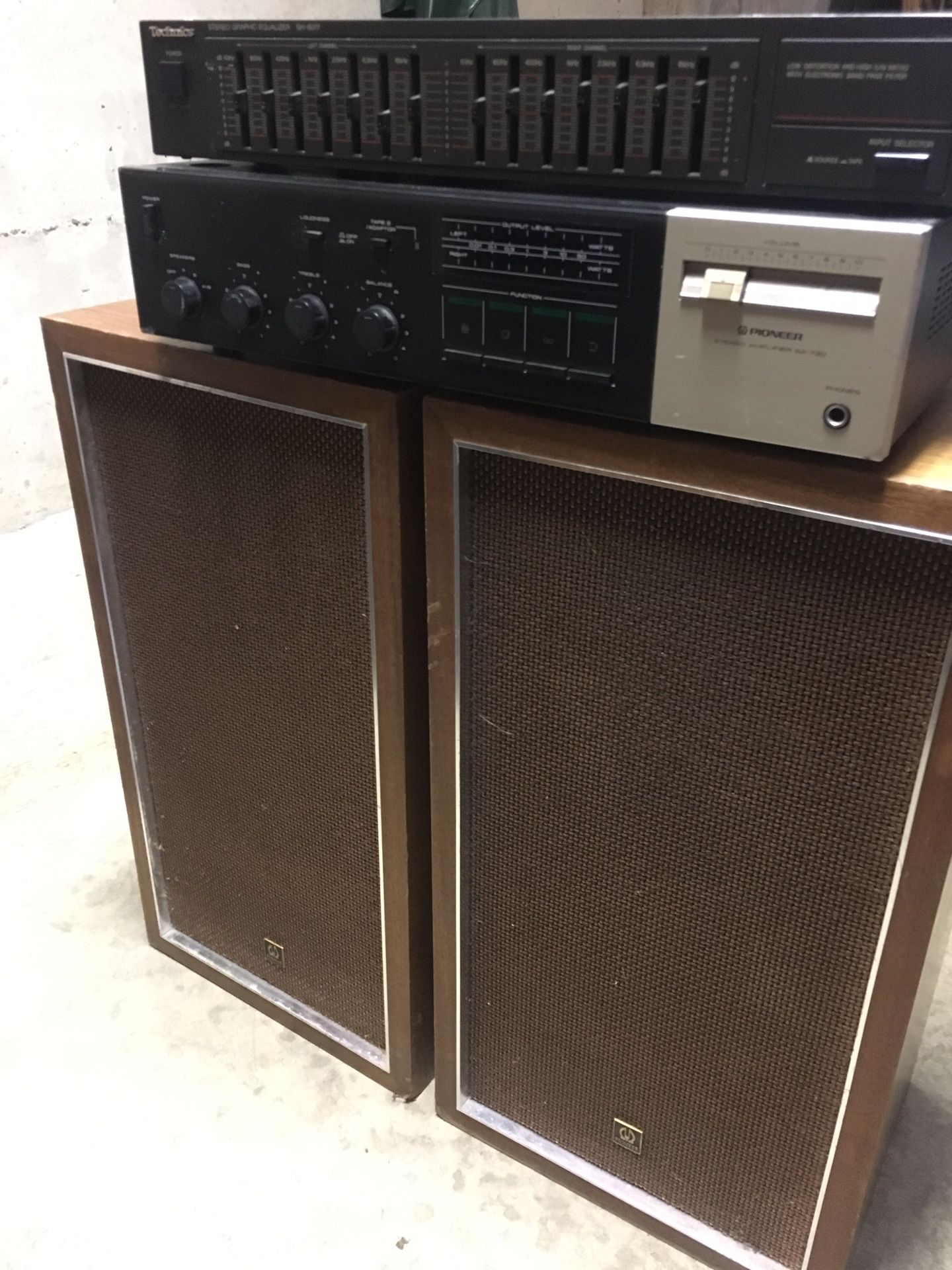 Pioneer HiFi Setup - Vintage CS-33 Speakers, SA-730 Amplifier, Technics Graphic EQ