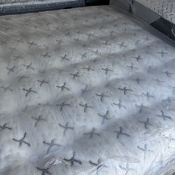 California King Size Bed Mattress King Koil Intimate Medium Euro Top Pillow Stearns & Foster Aireloom Kluft Hotel Collection Saatva Avocado Tempurpedi