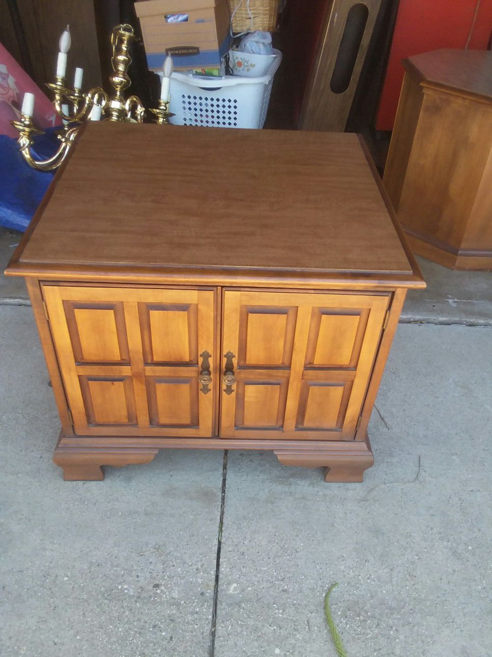 Century square end table