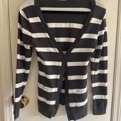 Women's Long Sleeve V-Neck Button Down Medium Striped Cardigan