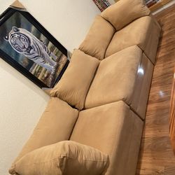 Large Overstuffed Couch Excellent Like Nee Condition