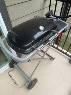 Weber Traveler Portable Gas Grill