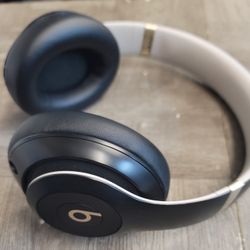Beats Studio Pro - Wireless Bluetooth Noise Cancelling Headphones - Personalized Spatial Audio, USB-C Lossless Audio, Apple & Android Compatibility, U