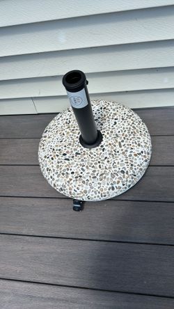 Outside umbrella holder