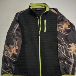 Yukon Gear, Mossy Oak, Black and Green Camo Women's full  Zip-Up Fleece Quilted Jacket Size Large. EUC