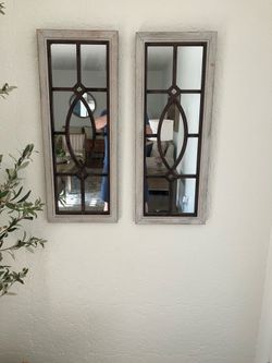 Pair of mirrors