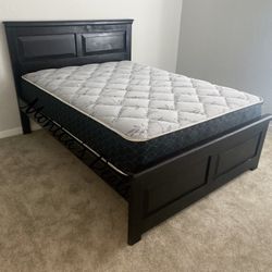 Queen Bed w/ Mattress 