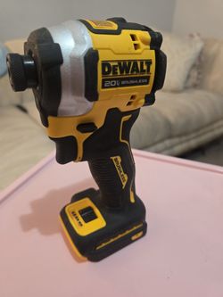 DeWalt ATOMIC 20V MAX

Cordless Brushless Compact 1/4 in. Impact Driver (Tool
Only)