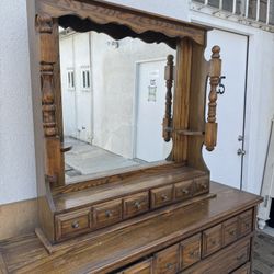 Dresser/Mirror /Tocador  75Hx61Wx17D