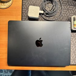 MacBook Air M3 13” 16gb Ram 512gb