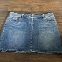 New York and Company Stretch Denim Mini Skirt Size 14 Zip Back Pockets