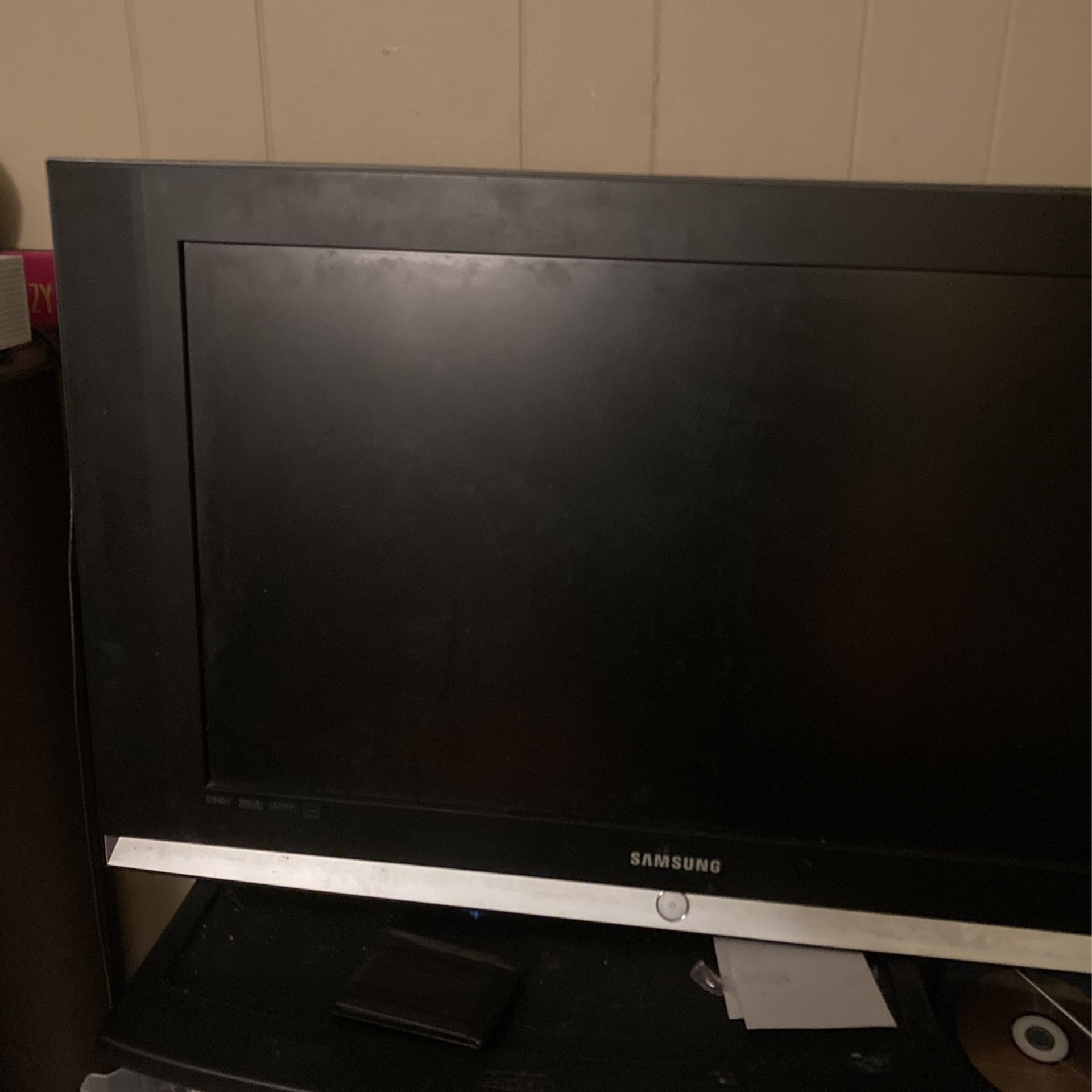 I Think It’s A 32 Inch Flat Screen