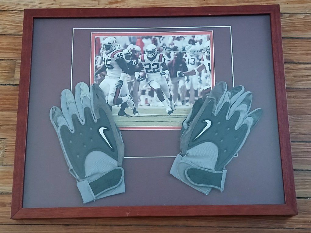 Virginia Tech Autographed 8×10 Color Pic &  Game worn gloves in nice dark wood frame 