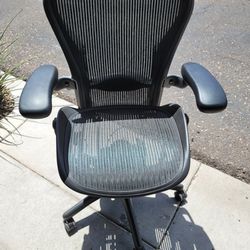 2016 Herman Miller Aeron Office Desk Chair 