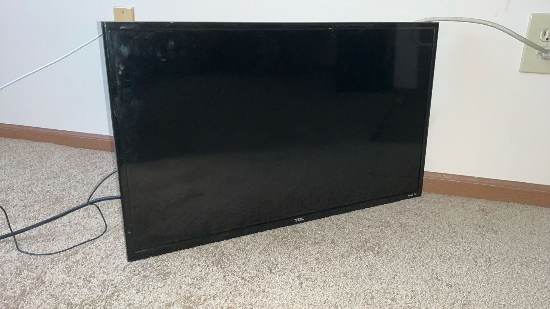 Used TCL 32" Flat Screen SmartTV