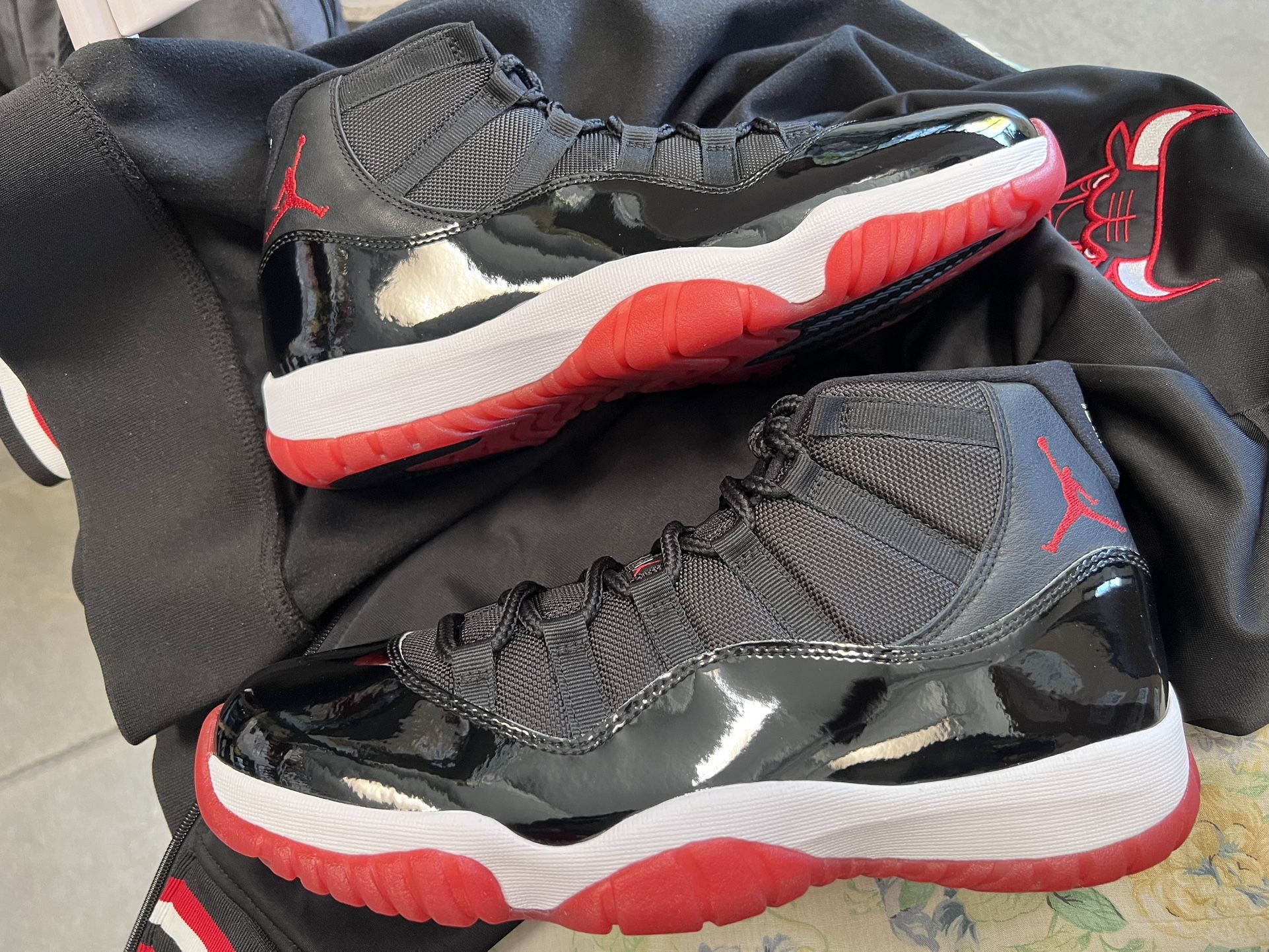 Jordan 11 Breds- DS- Size 10.5