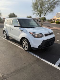 2014 Kia Soul 4dr white