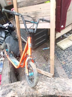 Mongoose Trace Air Kick Scooter