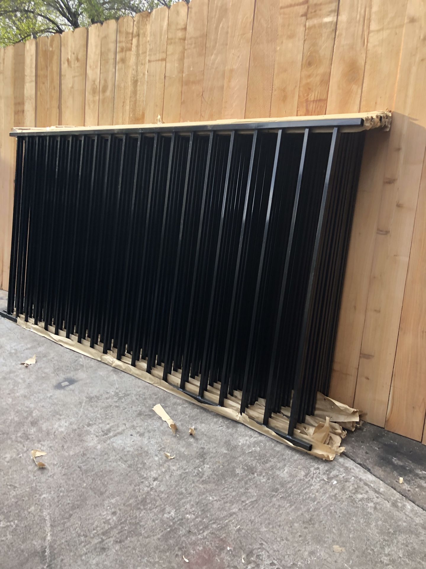 Iron fence supplies/ fence panel 4’ft x 8’ft/ powder coated for Sale in