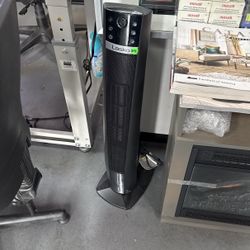 1500 WATT 32 INCH LASKO TOWER HEATER - WITH REMOTE CONTROL 