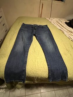 Pans Levi's.  Vaquero 38x30