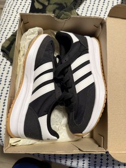 Adidas Run 70s 2.0 Kids Sz 4