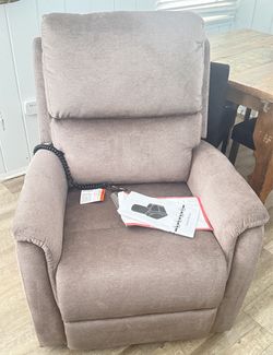 Mega Motion Power Recliner/Lounge Chair ($949 retail) $300