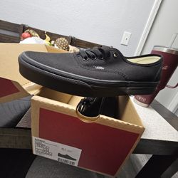 BLACK VANS
