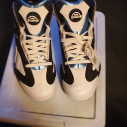 SHAQ , ATTAQ (1) ORLANDO MAGIC REEBOK PUMP UP