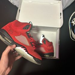 jordan 5s raging bulls SIZE: 9.5