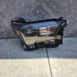 Toyota Tacoma 2024 2025 Right Headlight