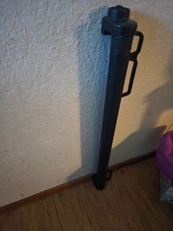 Retractable baby gate