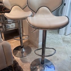 White Bar Stool W Chrome Base 
