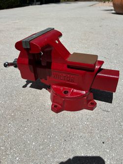 Wilton swivel bench vise