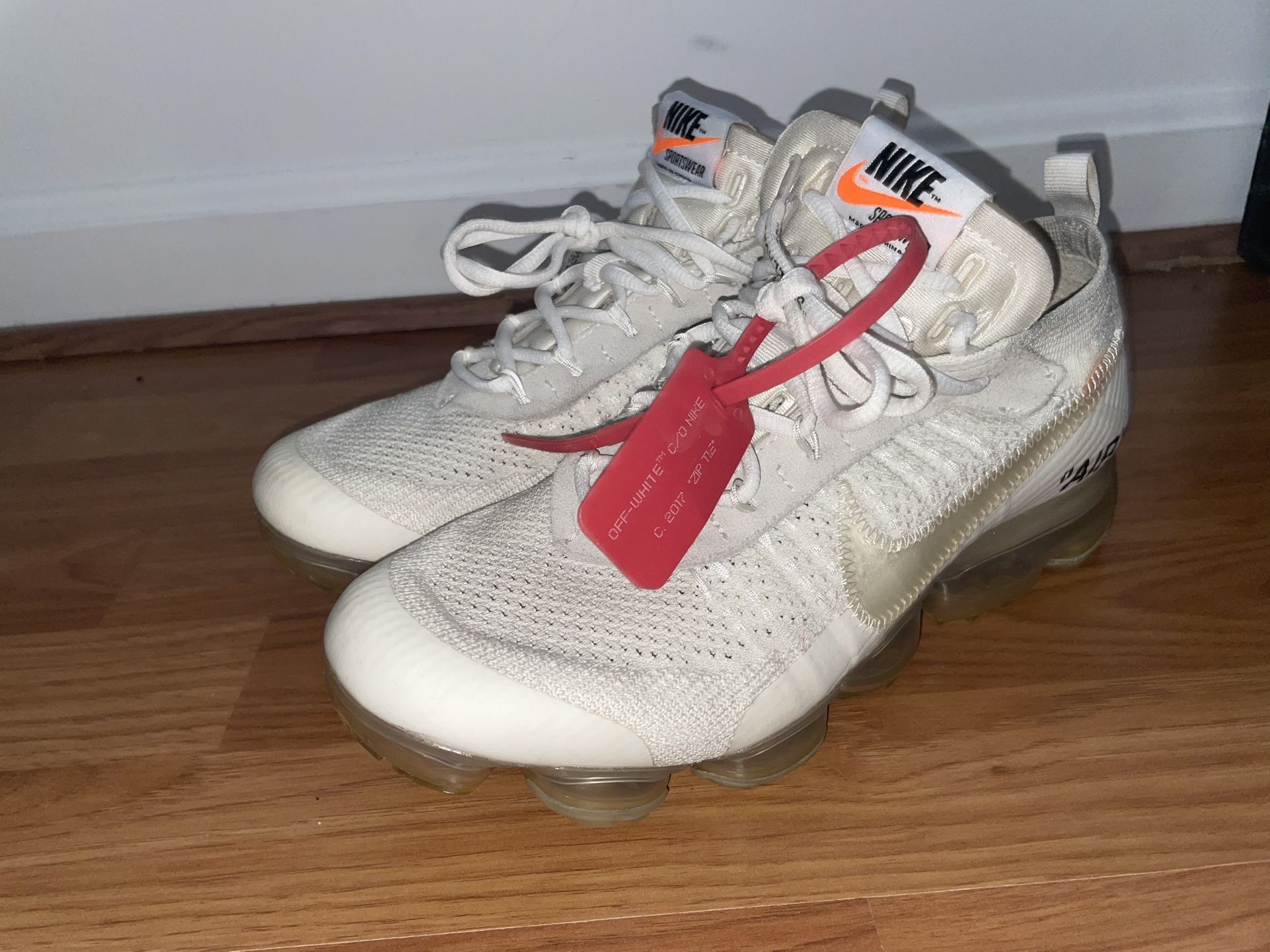 Off-White x Nike Air VaporMax Size 9