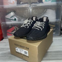 Adidas Yeezy Boost 350 V2 Black - Size: 8.5 M