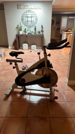 Indoor cycling bike
