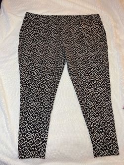 Terra & Sky Women’s 4X Black White High-Rise Printed Leggings NWT