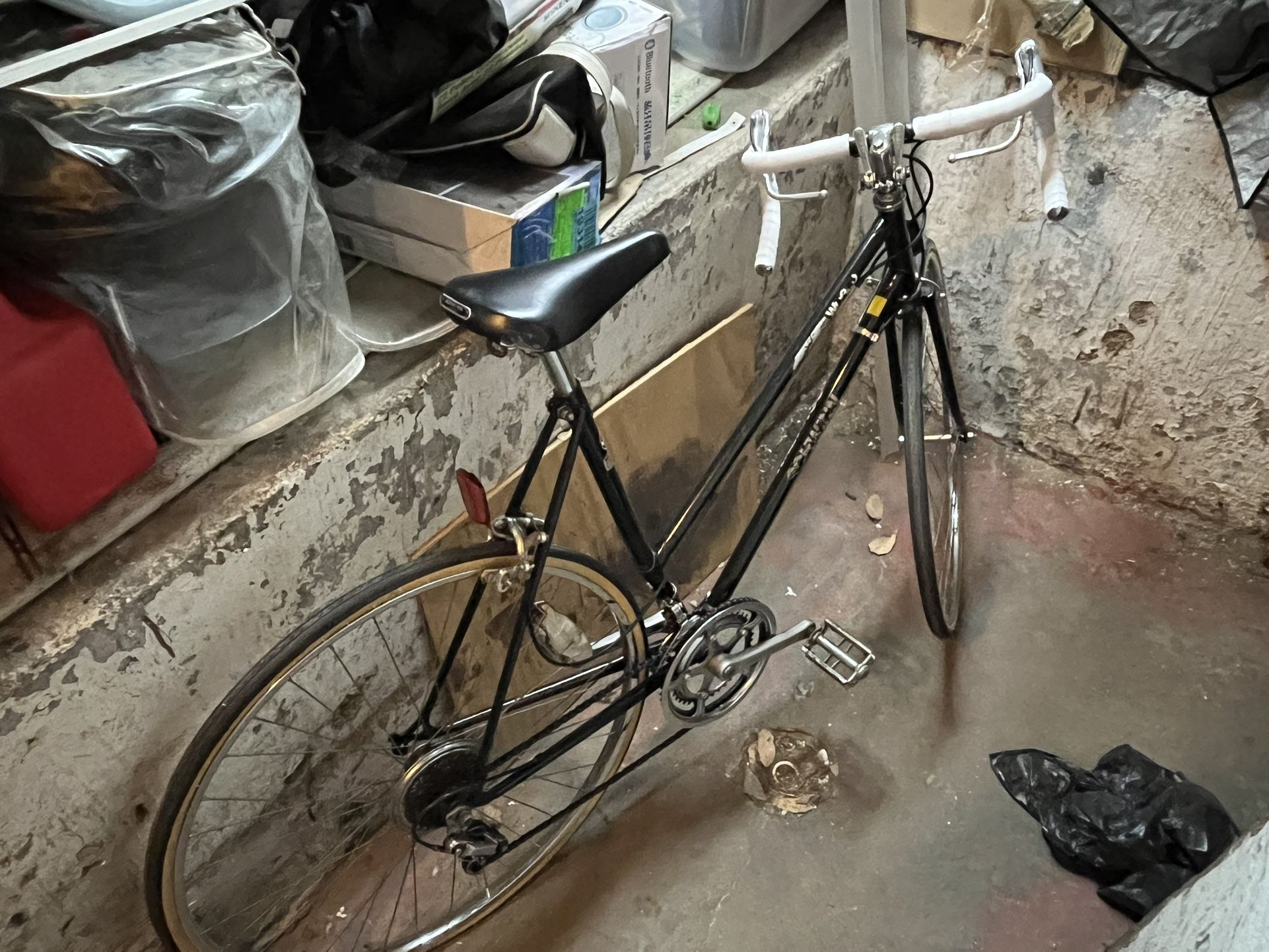 vintage 1979 Schwinn World Cruiser Cafe City Bike