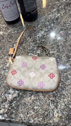 NWT Coach Wristlet