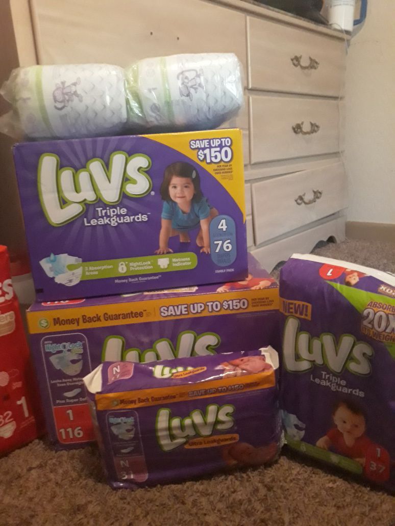 Diapers!luvs,huggies,Pampers 5$ newborn & size 1 also similac single bottles premade