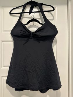Women’s bathing suit
