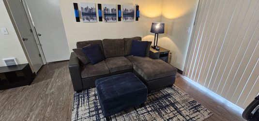 Couch with reversible chaise