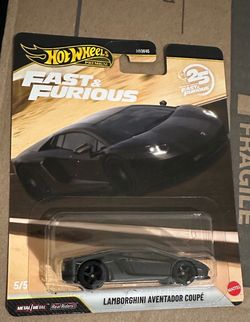 Hot wheels LAMBORGHINI AVENTADOR COUPÉ
