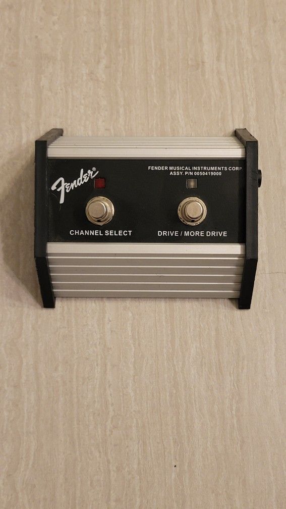 Fender Guitar Amp Selector Pedal Channel Select Drive Original OEM
Hot Rod Deville