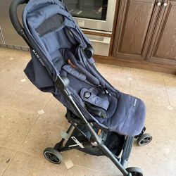 Maxi-Cosi Lara Compact Stroller