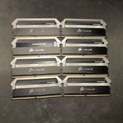 CORSAIR DOMINATOR PLATINUM 64GB (4x16GB) DDR4 2400MHz C16 Desktop Memory