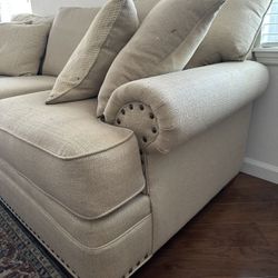  Haverty’s Jillian Sofa Couch