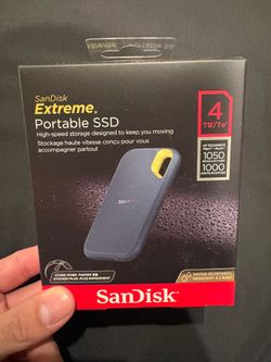 New Sandisk 4TB Extreme Portable SSD (Old Model). 1050Mb/s. Monterey . Shoot me offer!!